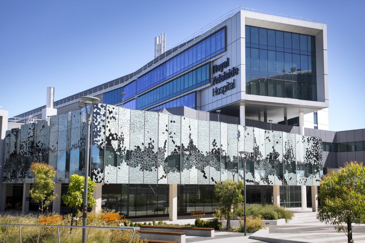 Thành Quả và Chính Trị