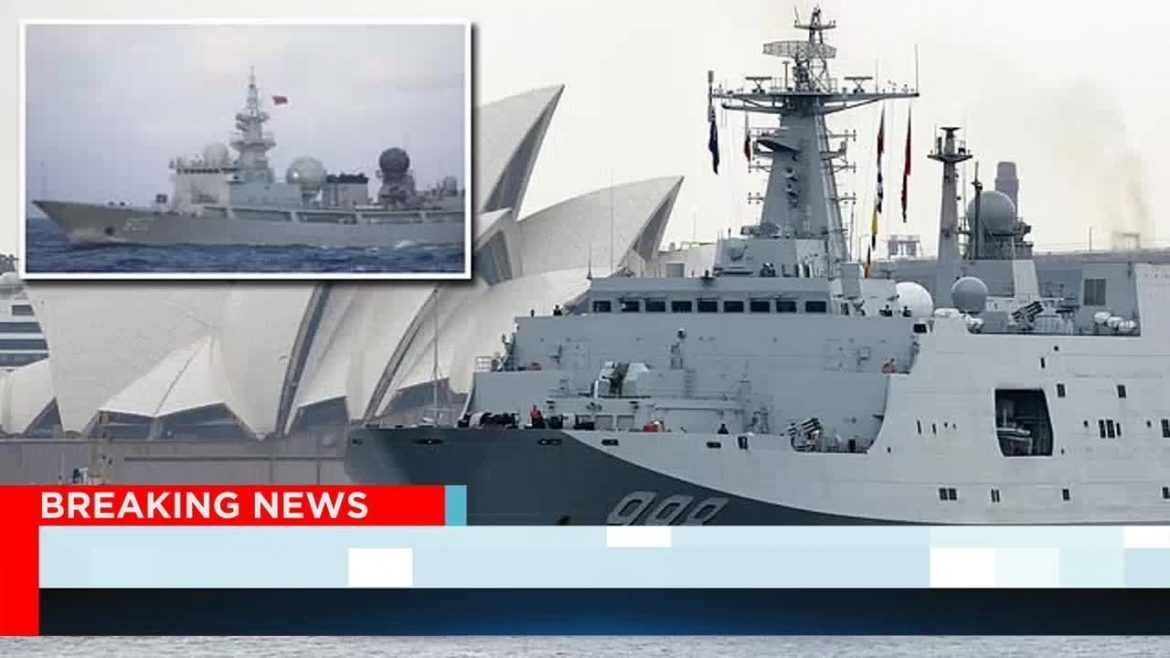 Tầu cộng rình rập