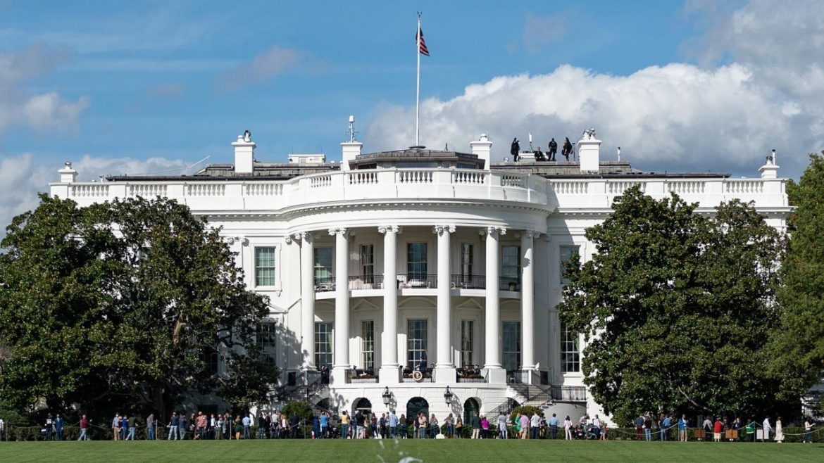 Nền dân chủ tại Hoa Kỳ đang bị thử thách