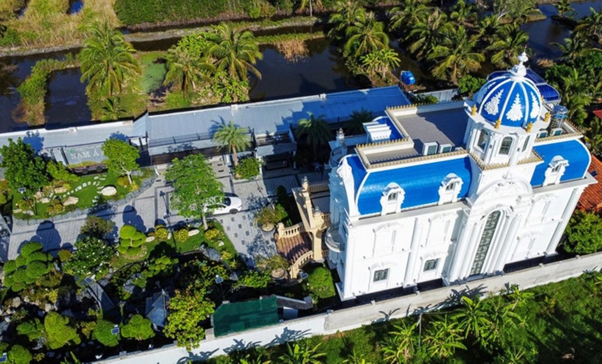 Cà Mau lại ‘quay xe,’ sắp cho phá bỏ biệt thự xây trái phép trên đất nuôi tôm